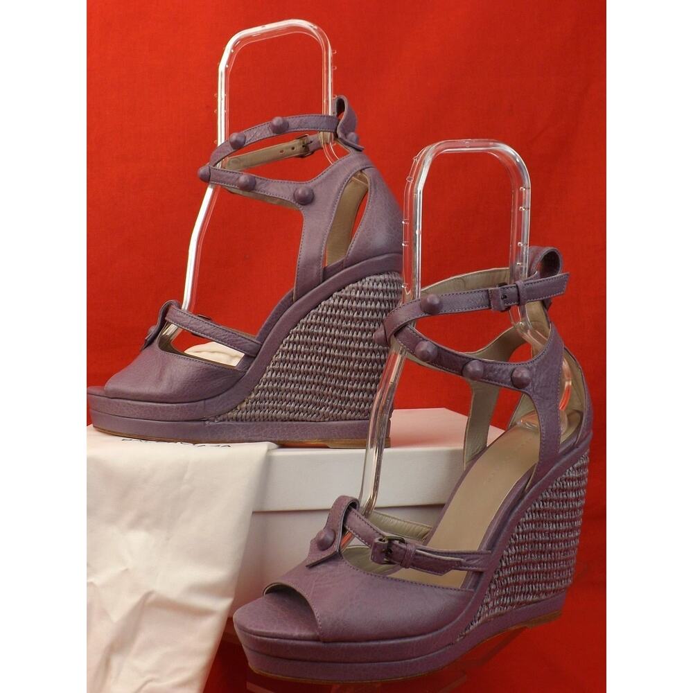 NIB BALENCIAGA ARENA LAVENDER LEATHER WEDGE STUDDED SANDALS 41 286068